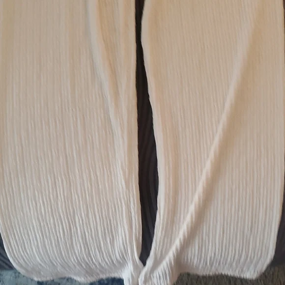 White Textured Wide-Leg Pants - Picture 4 of 12